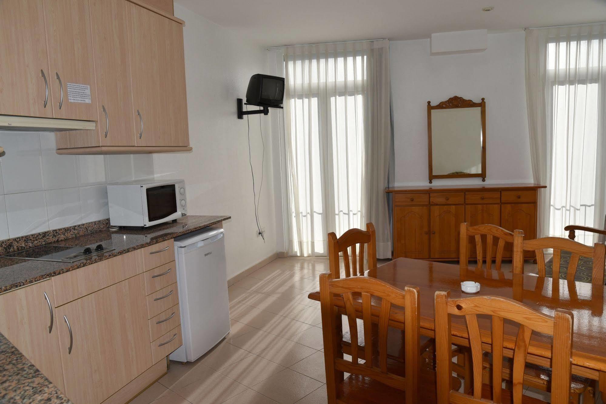 Apartamentos Ar Dosjoimi Lloret de Mar Eksteriør billede